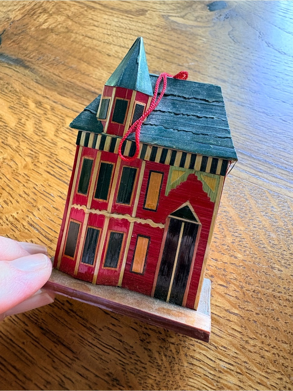 Set of 3 Meow Reo miniature wheat straw and balsa wood architectural ornaments - Picture 10 of 13